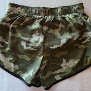 Pink sport camo shorts size large